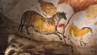 peinture cheval sur paroi grotte préhistoire